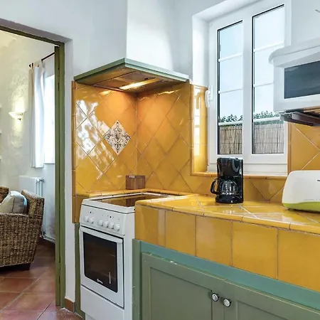 Sleeps 8 Air Con Wifi *