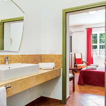 Sleeps 8 Air Con Wifi