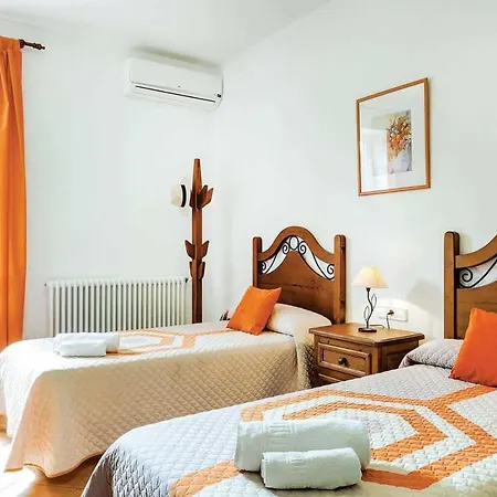 Sleeps 8 Air Con Wifi * Alaior