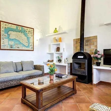 Sleeps 8 Air Con Wifi Alaior