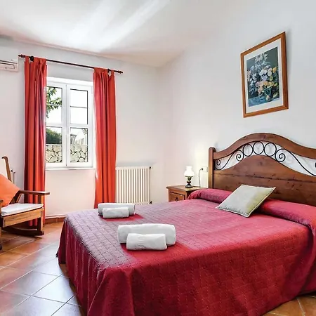 Sleeps 8 Air Con Wifi Alaior