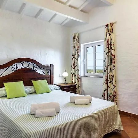 Sleeps 8 Air Con Wifi Alaior